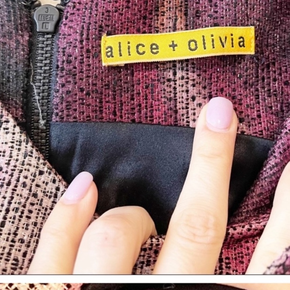 Alice + Olivia Tulip Dress - Picture 3 of 6